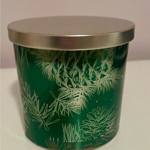 NWT Spiced Cheer scented Candle with Silver Lid